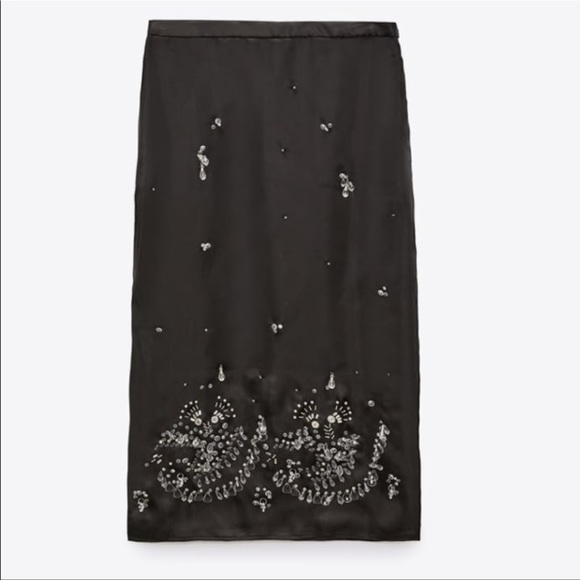 Zara satin effect skirt with crystals - Picture 4 of 6